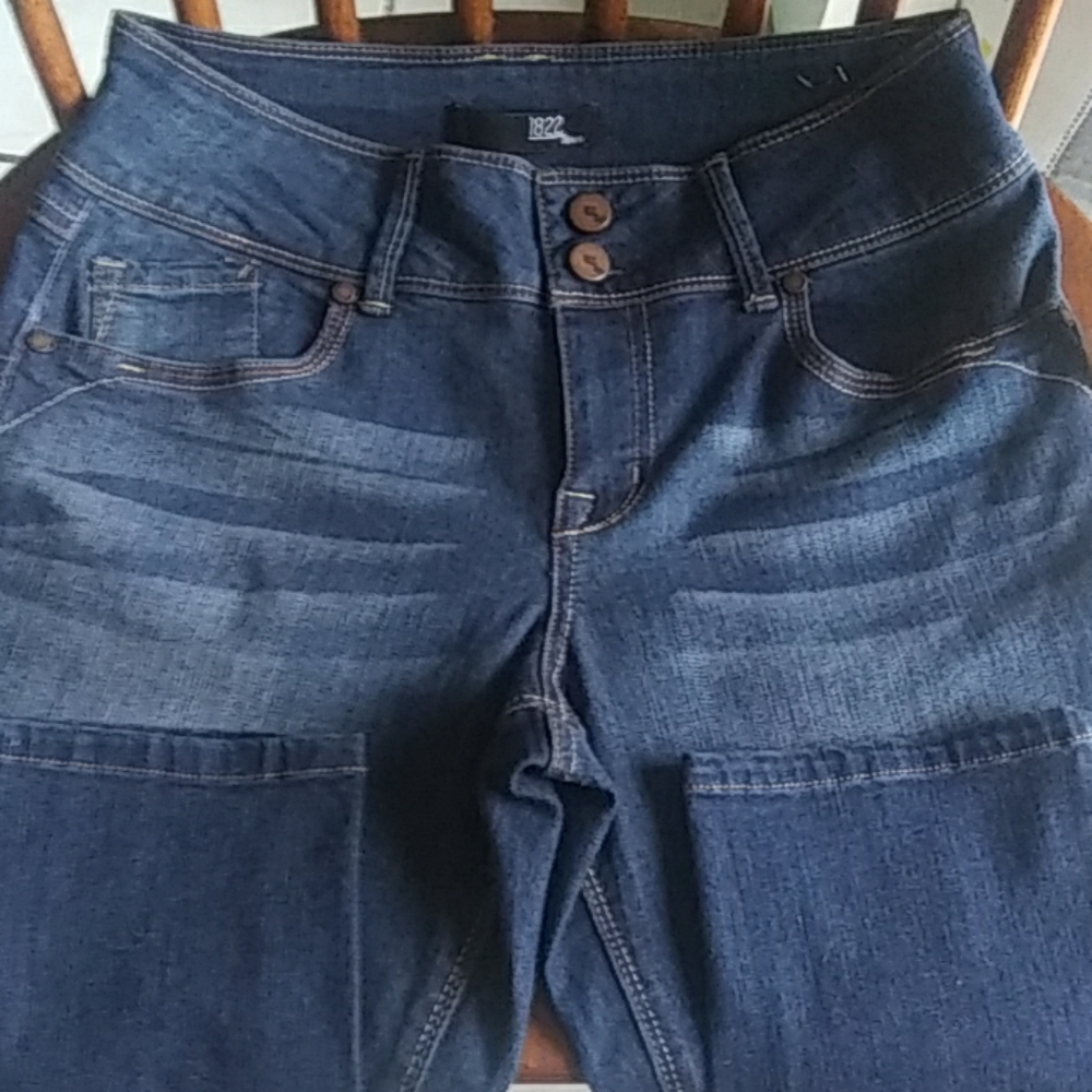 1822 Jeans High Waisted 2 Button Crop Size 8